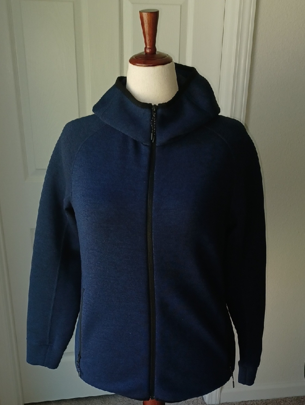 Uniqlo Navy Full-Zip Hooded Jacket Medium